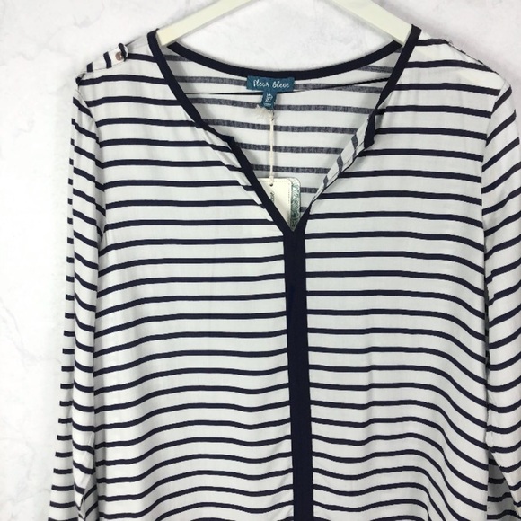 [Fancesca's] Navy Stripe Top - Picture 2 of 3